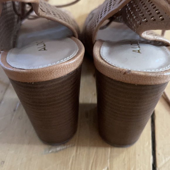 Aldo - Picture 5 of 7